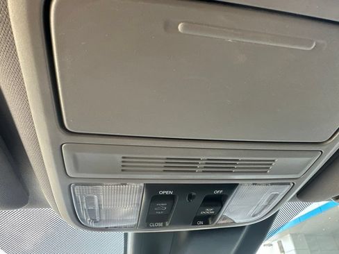 Used 2018 Honda Odyssey EX-L image 22