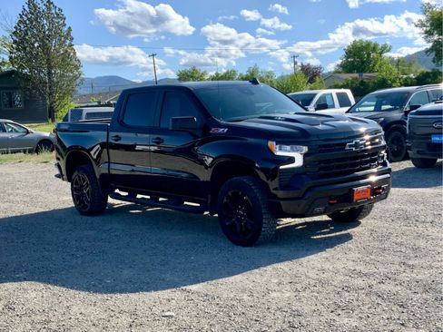 Used 2025 Chevrolet Silverado 1500 LT Trail Boss w/ Convenience Package II AWD/4WD image 7