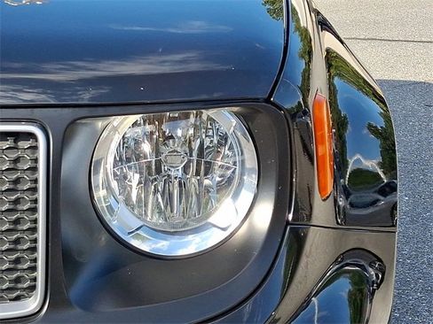 Used 2022 Jeep Renegade Latitude w/ Convenience Group image 9