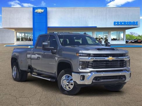 Used 2025 Chevrolet Silverado 3500 LT w/ Safety Package AWD/4WD image 1