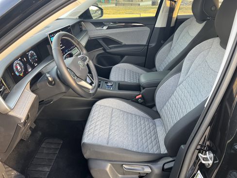 Certified 2025 Volkswagen Tiguan S image 16