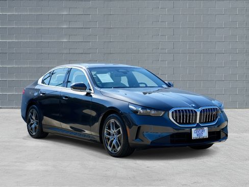 Used 2025 BMW i5 eDrive40i image 1