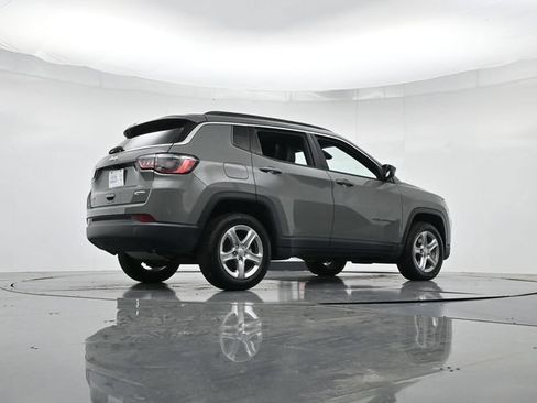 Used 2024 Jeep Compass Latitude AWD/4WD image 31