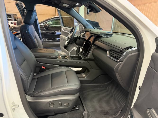 Used 2024 GMC Acadia Elevation w/ Luxury Package FWD image 32
