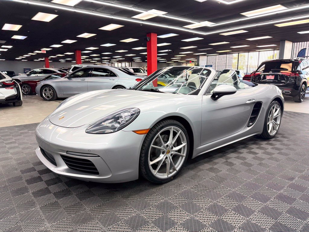 Used 2018 Porsche 718 Boxster RWD image 8