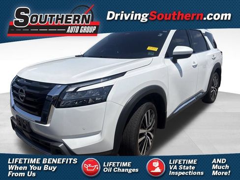 Used 2025 Nissan Pathfinder Platinum AWD/4WD image 1