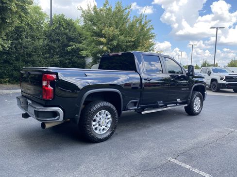 Used 2024 Chevrolet Silverado 2500 LT AWD/4WD image 9