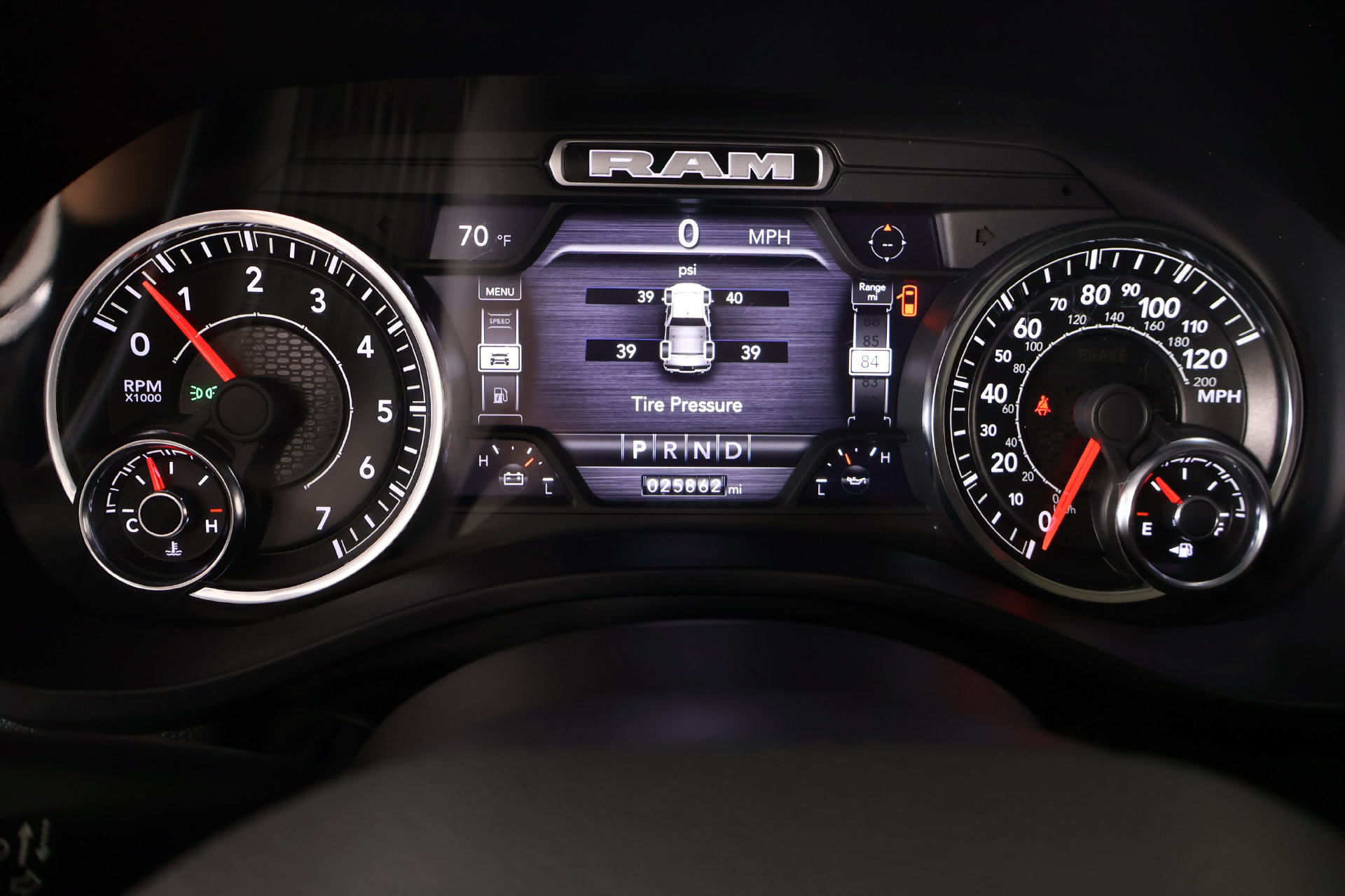 Used 2023 RAM 1500 Laramie AWD/4WD image 4
