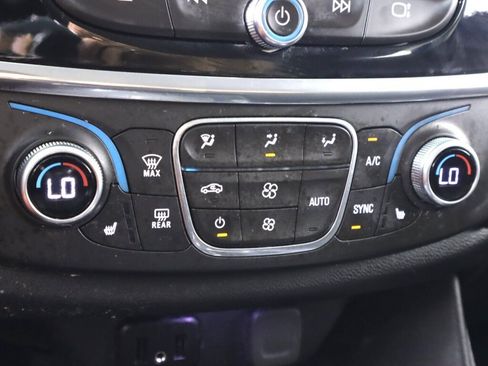 Used 2018 Chevrolet Traverse LT AWD/4WD image 21