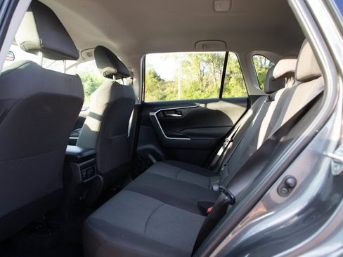 Used 2024 Toyota RAV4 XLE AWD/4WD image 14