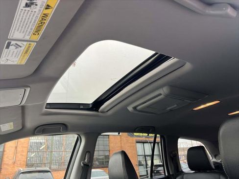 Used 2018 Honda Pilot Touring image 21