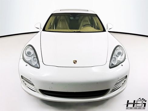 Used 2013 Porsche Panamera 4S image 3