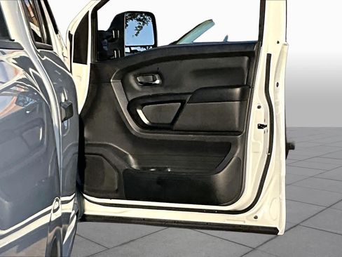 Certified 2023 Nissan Titan SV w/ SV Convenience Package RWD image 23