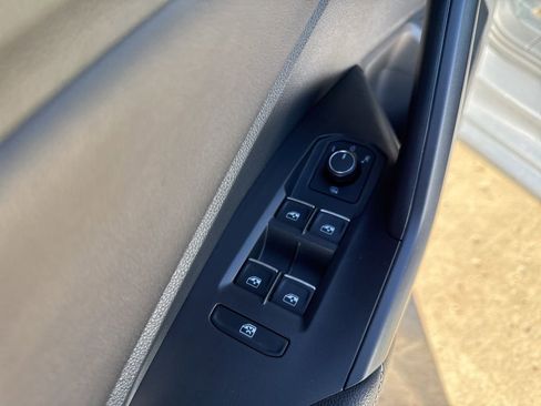 Used 2025 Volkswagen Jetta S image 12