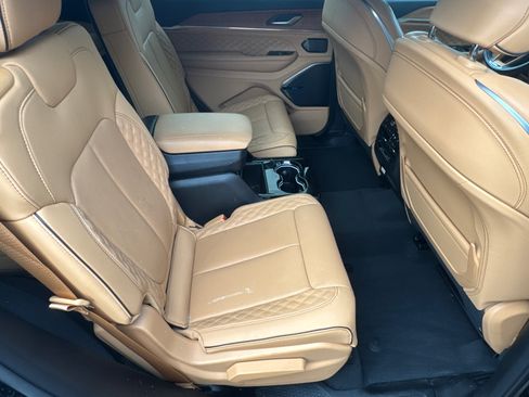 Used 2024 Jeep Grand Cherokee L Summit AWD/4WD image 17
