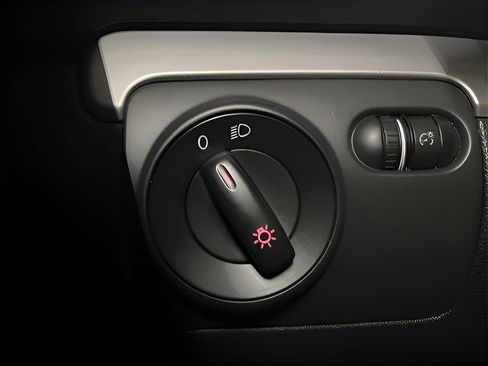 Used 2010 Volkswagen Golf 2-Door image 31