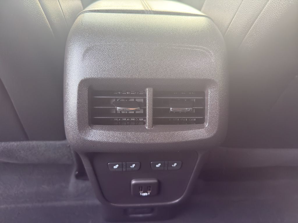 Certified 2024 Chevrolet Equinox Premier AWD/4WD image 31