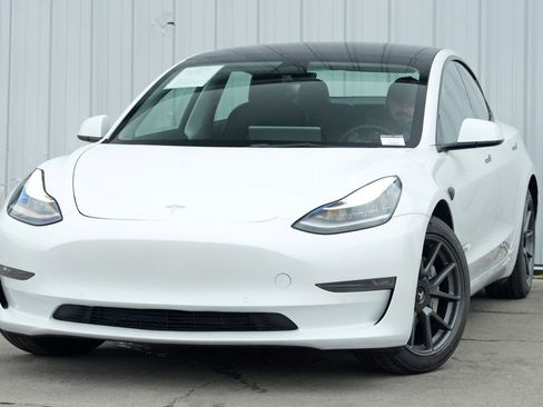 Used 2022 Tesla Model 3 Long Range image 3