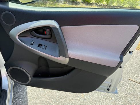 Used 2007 Toyota RAV4 2WD image 43