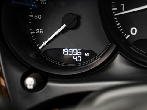 Used 2024 Porsche Macan image 24