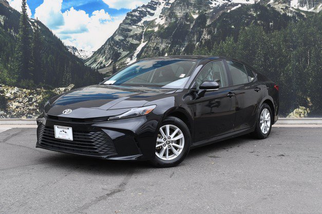 Certified 2025 Toyota Camry LE FWD image 6