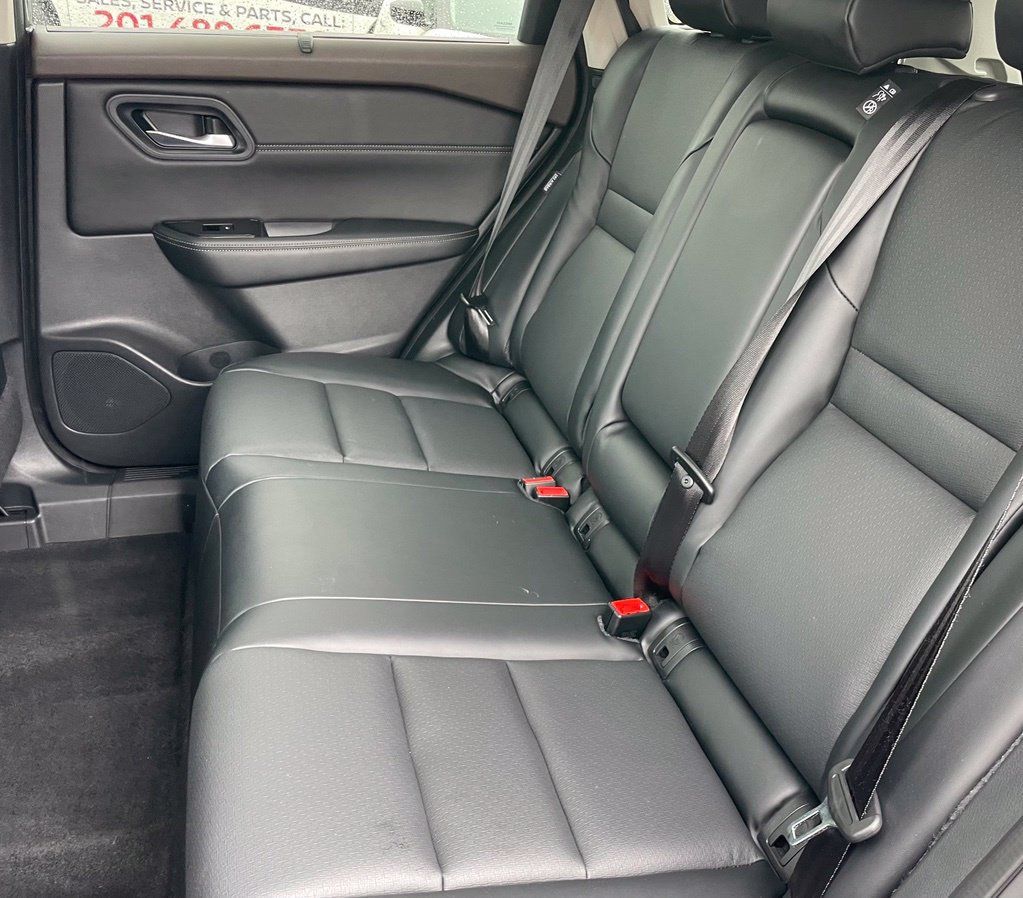 Certified 2023 Nissan Rogue SV w/ SV Premium B Package AWD/4WD image 8