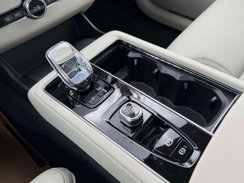 New 2026 Volvo XC90 B6 Ultra w/ Protection Package Premier AWD/4WD image 6