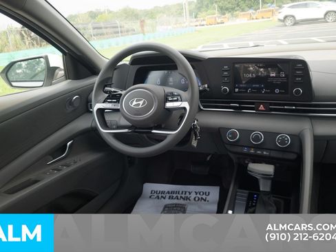 Certified 2026 Hyundai Elantra SE FWD image 20