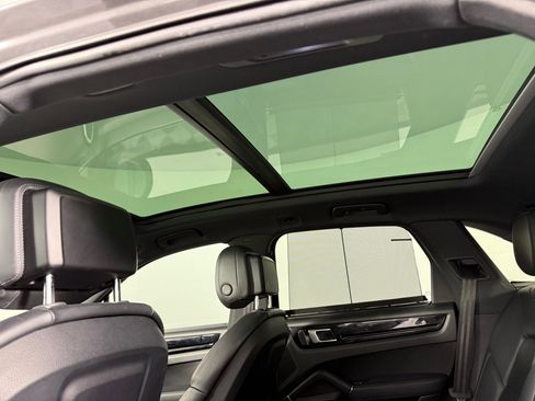 Certified 2022 Porsche Cayenne image 19