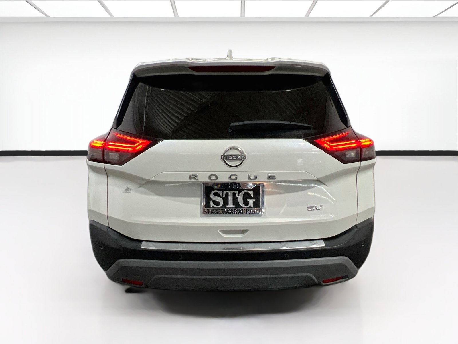 Used 2023 Nissan Rogue SV FWD image 5