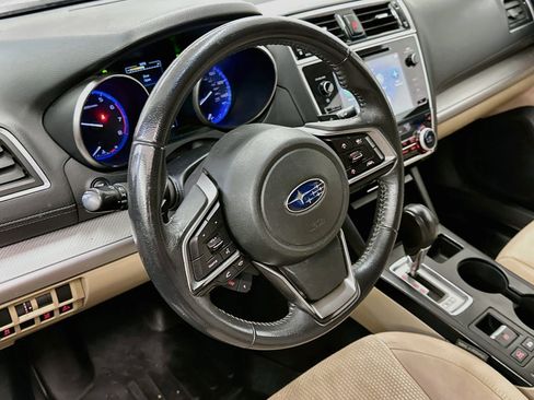 Used 2019 Subaru Outback 2.5i Premium AWD/4WD image 18