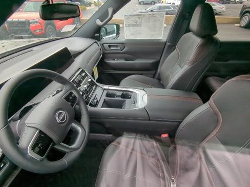 New 2025 Nissan Armada SL image 14