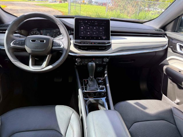 Used 2023 Jeep Compass Limited AWD/4WD image 16