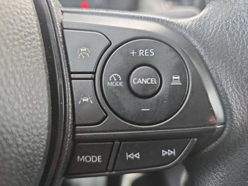 Used 2023 Toyota Corolla LE FWD image 17