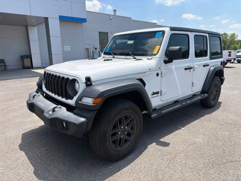 Used 2024 Jeep Wrangler Unlimited Sport AWD/4WD image 2