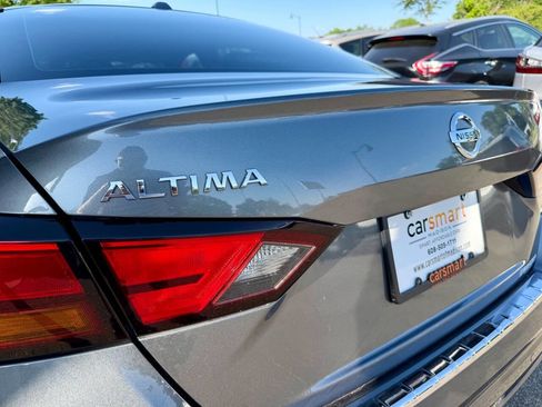 Used 2022 Nissan Altima 2.5 SV FWD image 11