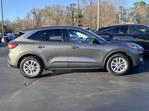 Used 2022 Ford Escape SE w/ Convenience Package image 4