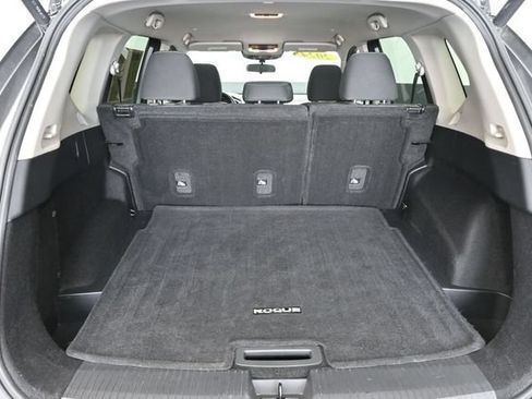 Used 2024 Nissan Rogue SV AWD/4WD image 29