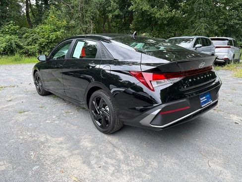 Certified 2026 Hyundai Elantra Sport FWD image 4