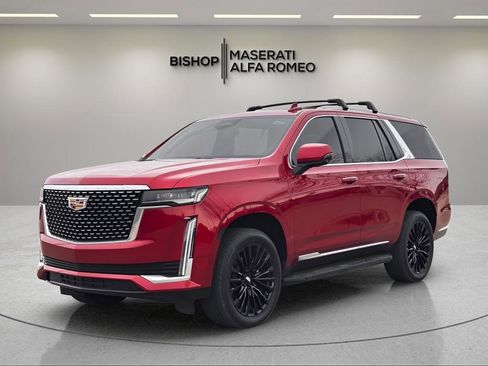Used 2024 Cadillac Escalade Premium Luxury image 3