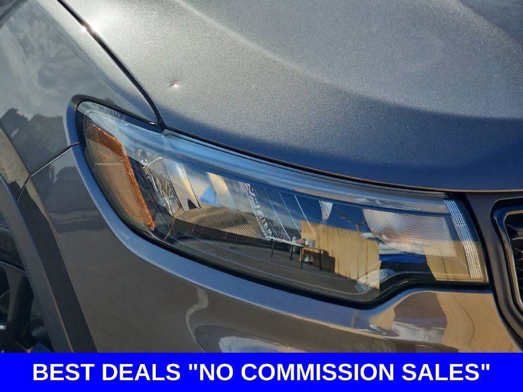 Used 2023 Jeep Compass Latitude w/ Sun and Sound Group AWD/4WD image 32