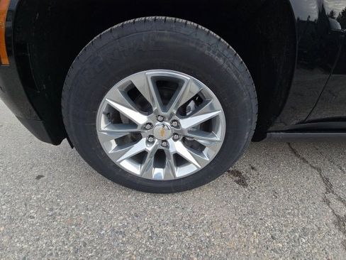 New 2026 Chevrolet Suburban Premier image 36