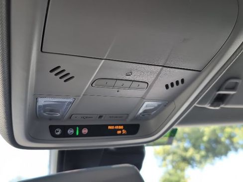Used 2023 Cadillac XT4 Premium Luxury FWD image 21