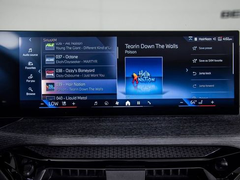 Used 2025 BMW 430i Convertible w/ M Sport Package RWD image 35