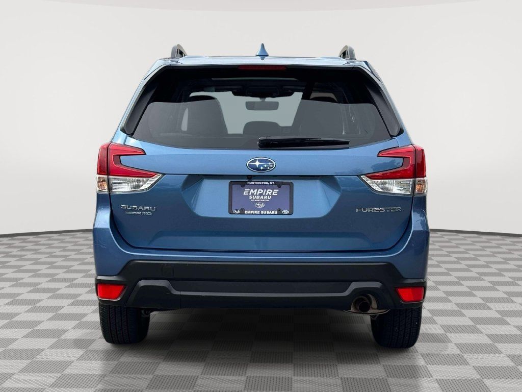 Used 2023 Subaru Forester Premium AWD/4WD image 7