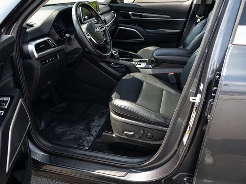 Used 2020 Kia Telluride S w/ S 8 Passenger Seating Package FWD image 18
