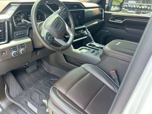 Used 2025 GMC Sierra 2500 Denali w/ Technology Package AWD/4WD image 16