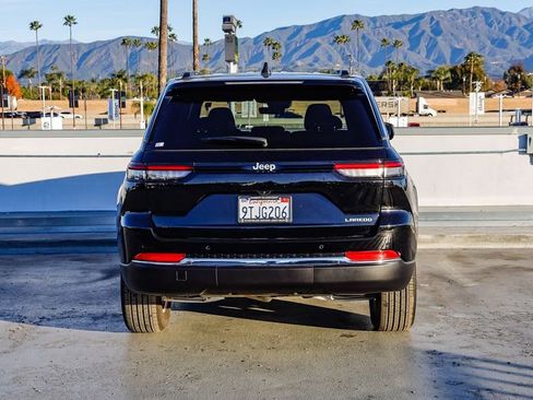 Certified 2025 Jeep Grand Cherokee Laredo X image 8