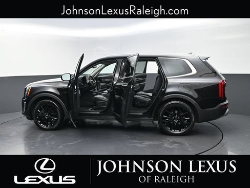 Used 2022 Kia Telluride SX w/ Towing Package FWD image 29