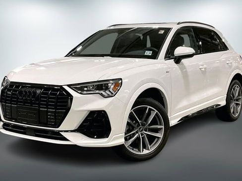 Certified 2025 Audi Q3 2.0T Premium w/ Convenience Package image 2